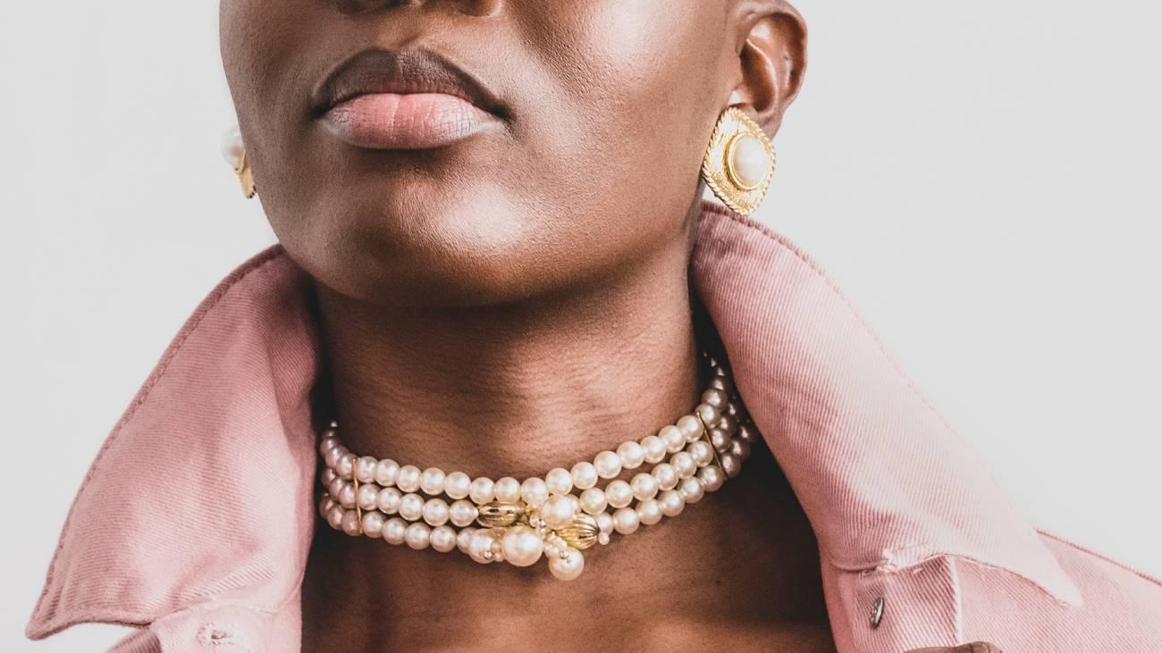 Perles portées- collier- Le Sens du détail